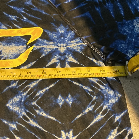 EUC Under Armour Tee - Picture 6 of 12